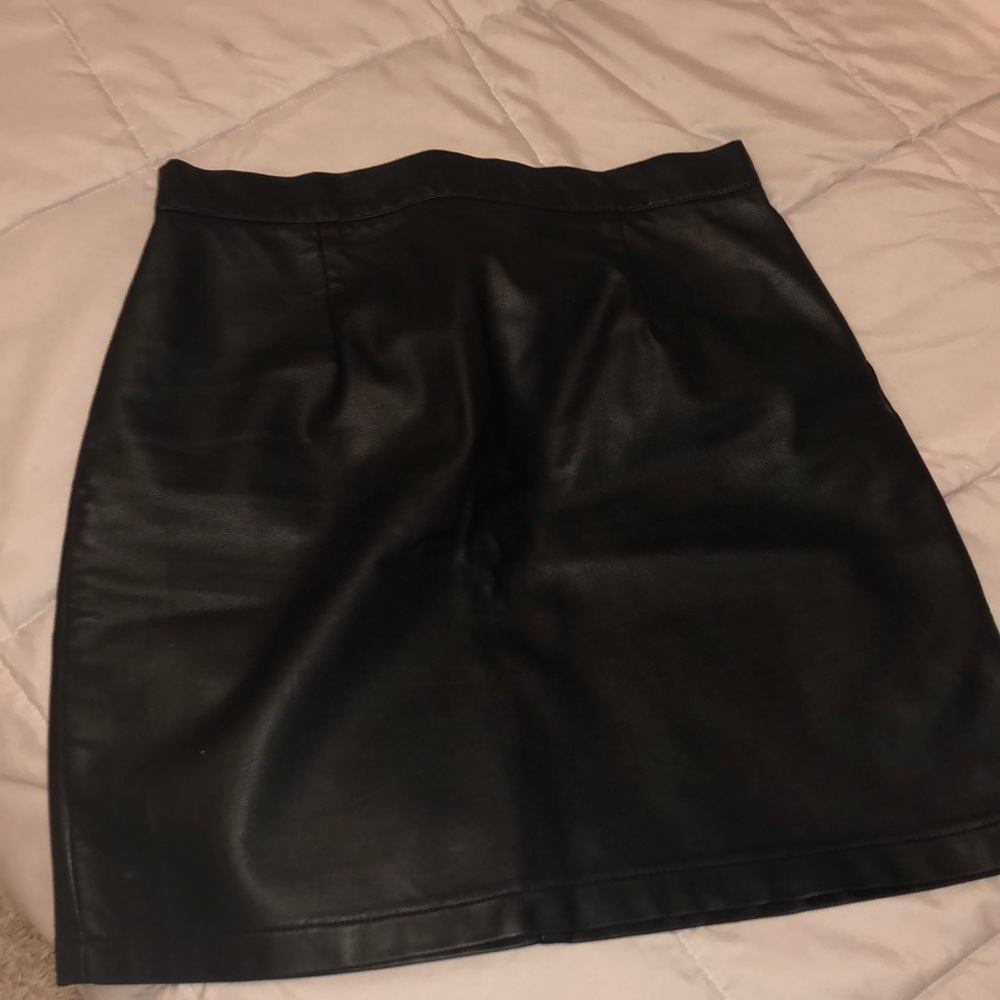 Forever 21 mini skirt faux leather